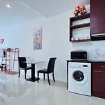 Cosy 1 Bedroom Chic Condo