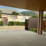 Luxury Breeze Villa With Private Pool & Maid