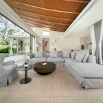 Luxury Villa Pool And Garden