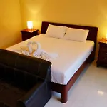 6 Bedroom And 1 Living Room Villa With Private Pool
