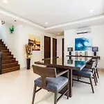 Laguna Park Villa With Rooftop Pool By Lofty