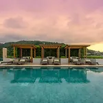 Panora Deluxe Sea View Apartment By Lofty