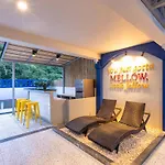 Mellow Poshtel - Kata Beach