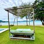 Ocean Bliss Beach House, 6 Bedrooms