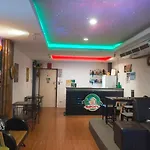 Popeyes Hostel Patong