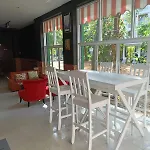 Central Perk Hotel