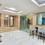 Sira Boutique Residence - Newly Renovated