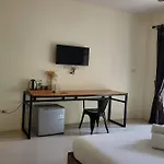 Snooze Inn Phuket - Free Shuttle To Bang Rong Pier