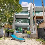 Private & Modern 4Br Pool Villa Otero, 3 Levels Of Comfort With Greenery Views, Kamala