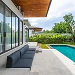 Botanica Modern Loft By Villacarte