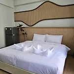 Lub Nai Hostel