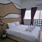 Lub Nai Hostel