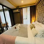 Patong Rooftop Pool Luxury Condo With Bathtub And Sofa Bed Big Balcony