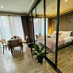 Patong Rooftop Pool Luxury Condo With Bathtub And Sofa Bed Big Balcony