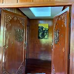 Ban Elephant Blanc Bungalow