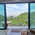 Seaview Eagles Nest Apartment 3