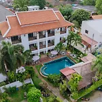 Monaburi Hotel