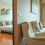 C130 Chic Condo Just 100M From The Shore