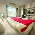 The Shades Hotel 50 Meter Beach Front