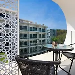 Private Pool View 1Br Apartment In Naiharn Residence Near Beach, Utn D502