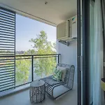 Cassia 2 Bedroom Lake&Road View Apt By Nla