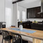 Beautiful Villa Within 5 Min Walk To Bangtao Beach !