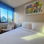 Digital Nomad Home Away With Pool & Gym