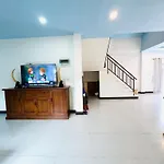 Kamala Family Villa 3Bds Local Style Near Beach