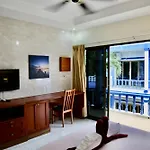 The Club Inn - Kamala Beach