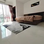 Elama Room
