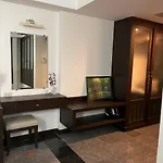 Karon Beach Room13