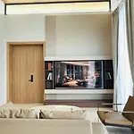 Villa Azura - Serene 4Br Escape With Private Pool And Concierge
