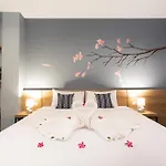 Inest Poshtel