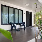 La Casa Bangtao Resort