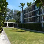 Modern Apartment At The Title By Lofty