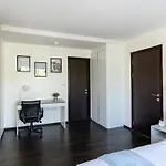 Modern Apartment At The Title By Lofty