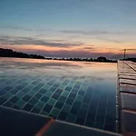 Lana Hotel