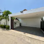 Henia Villa By G Estate Phuket