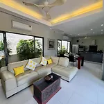 Henia Villa By G Estate Phuket