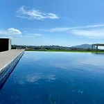 Infinity Pool Apartment At Viewpoint Villas