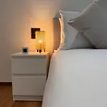 Halos Nai Yang