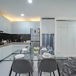 Kamala Natural Modern Apartmenthigh Speed Wifibig Living Room