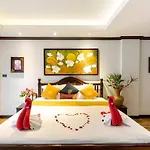 Tanawan Phuket Hotel