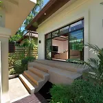 Villa Hoata| Luxury 2Br Villa In The Baan Bua Estate | Nai Harn Beach
