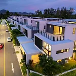 Modern Minimalist 6 Bedroom Light Luxury Villa Private Pool Golf Course Laguna Park