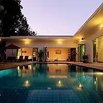 Byg Private Pool Villa @ Phuket Town