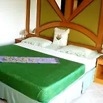 Waree\'S Guesthouse
