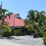 Sanuk Bungalows