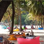 Whitehouse Bangtaobeach