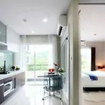 The Scene Condo By The Rich